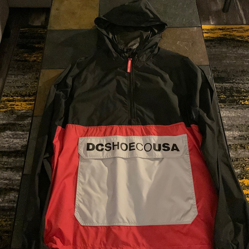 Dc Pull Over Windbreaker